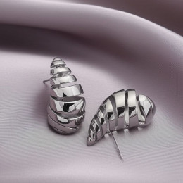 Серьги латунь с напылением платиной шелкопряд J10029CJJ Серьги латунь с напылением платиной шелкопряд J10029CJJ