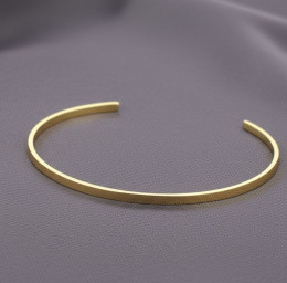 Браслет жесткий лаконичный золотистый YZ15508MSK Браслет жесткий лаконичный золотистый YZ15508MSK